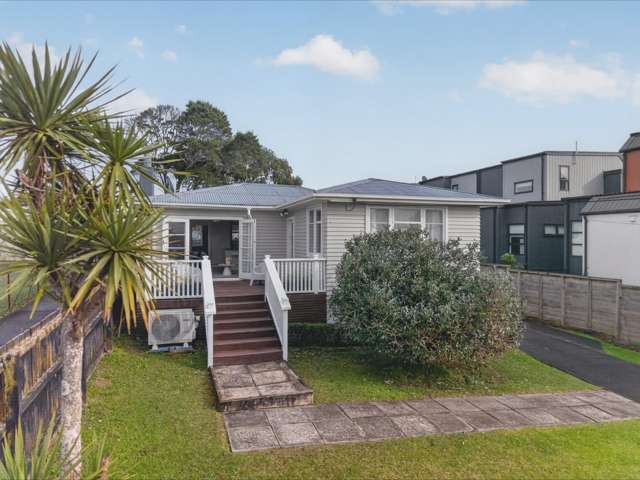 Freehold Bungalow Starter