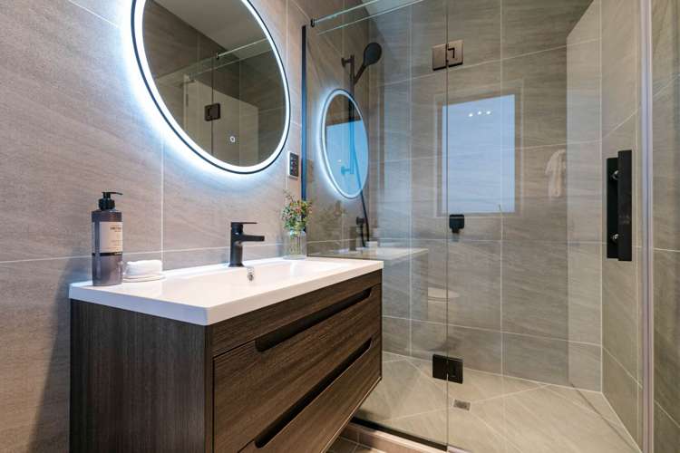 15 Puruatanga Road Wainui_11