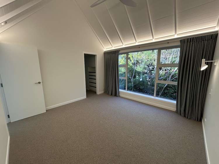 8 Meanda Gardens Sunnyhills_12