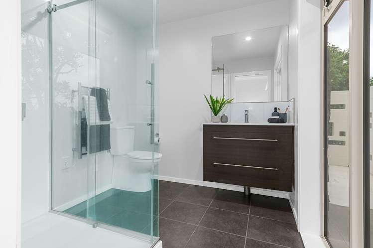 48 Edinburgh Road Hillcrest_17