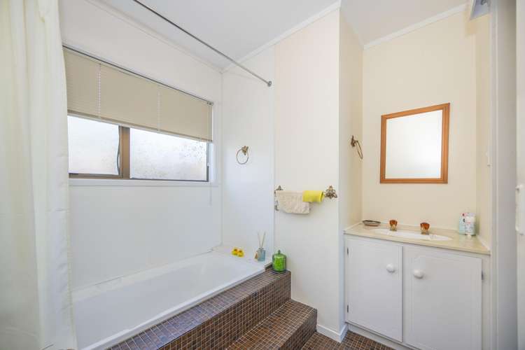 28 Gilbass Avenue Hamilton Lake_22