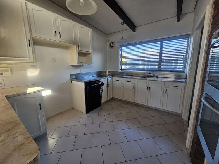 8 Rewa Street 1240_1