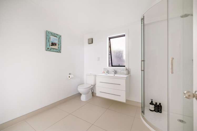 14 Violet Street Riverton_19