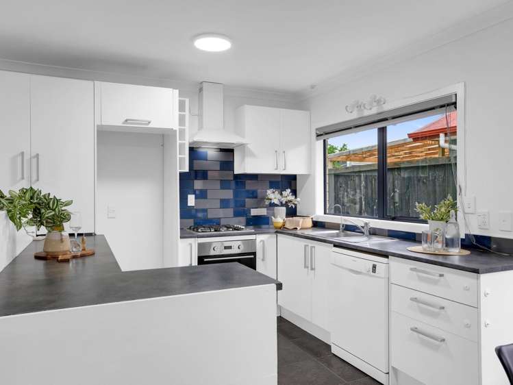 8 Harvard Court Melville_5