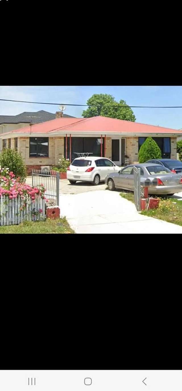 Walking distance to Middlemore hospital