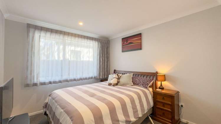 4 Hugo Shaw Drive 11373_11