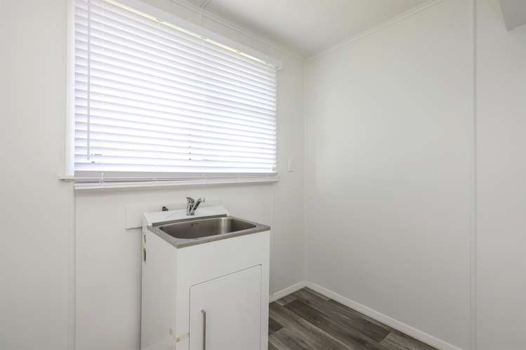 14 Cottrell Crescent Onekawa_9