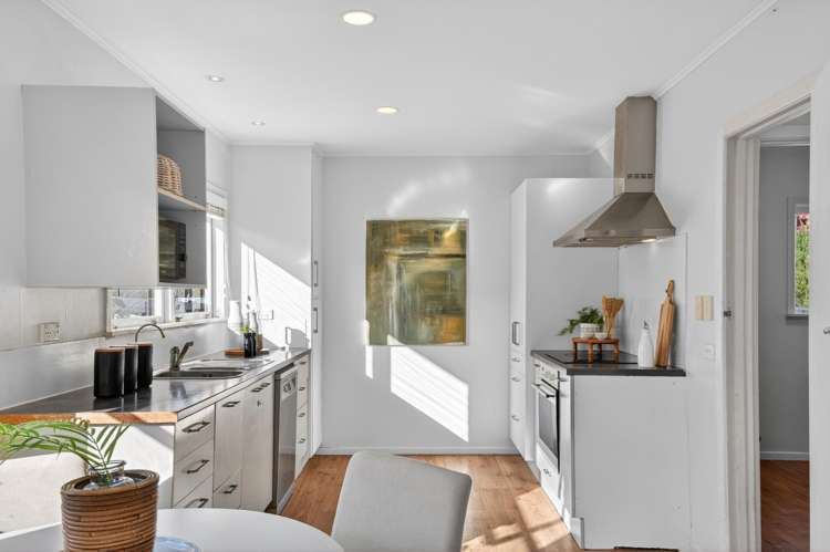 1/5 Woodall Place Totara Vale_3