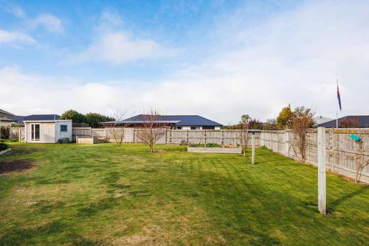 13 Roots Street East Feilding_17