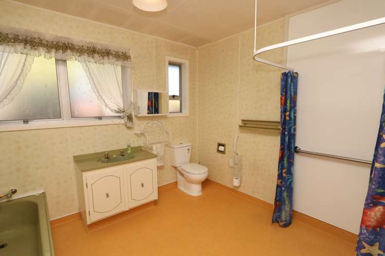 17 Walshs Road Allenton_16