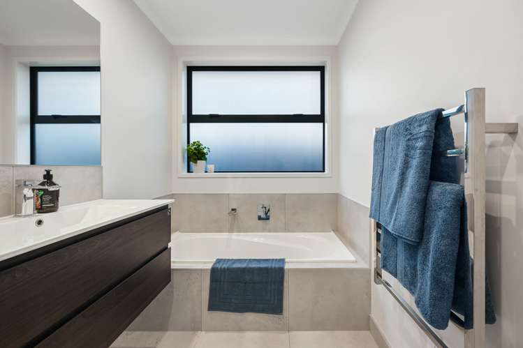 20 Maanihi Drive Rototuna North_14