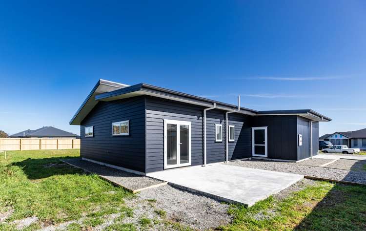 6 Holly Robinson Place Hokitika_16