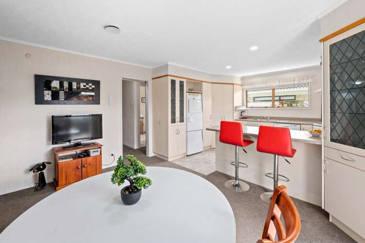 39a Robertson Street Glenholme_11