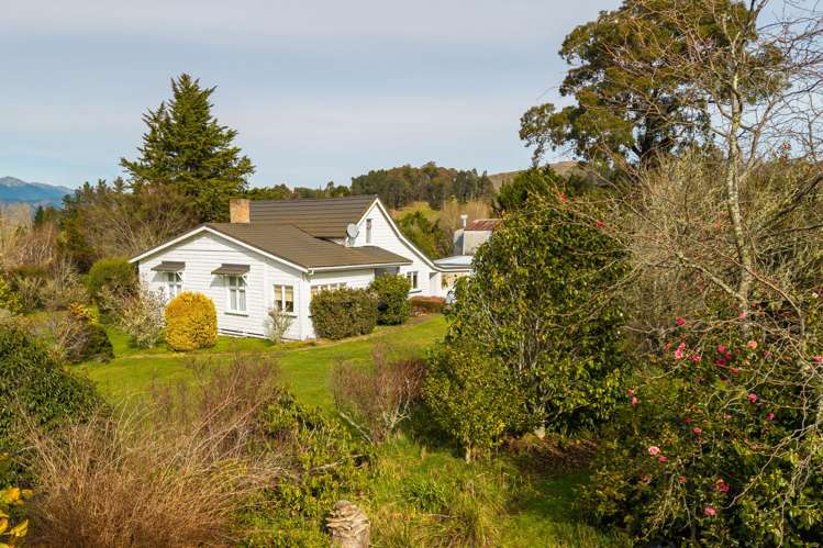 405 Pigeon Valley Road Wakefield_13