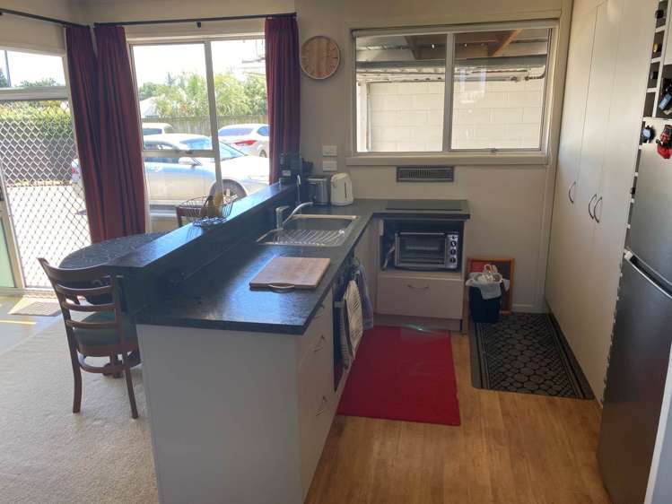 2/159 Russell Road Manurewa_3