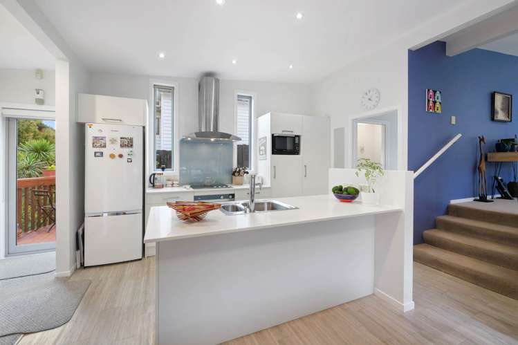 6 Cronin Place Beach Haven_44