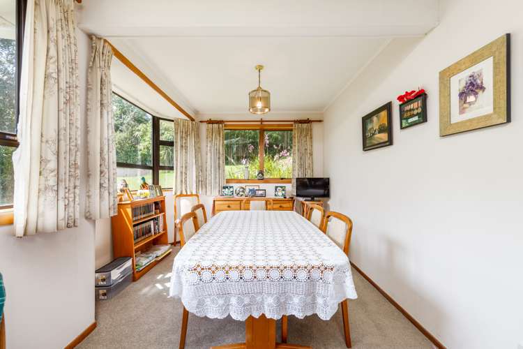 48 Derwent Crescent Titirangi_9