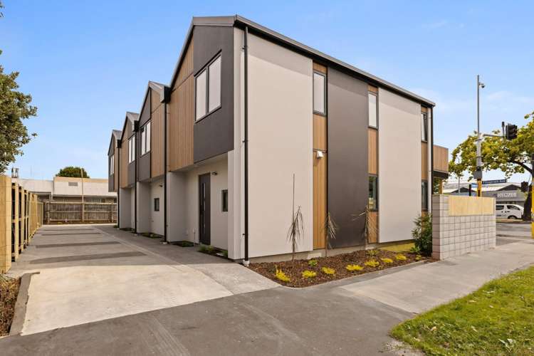 2/138 Fitzgerald Avenue_0