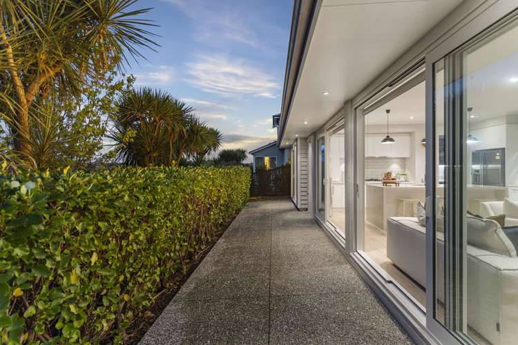 9 Tuatini Place Long Bay_21