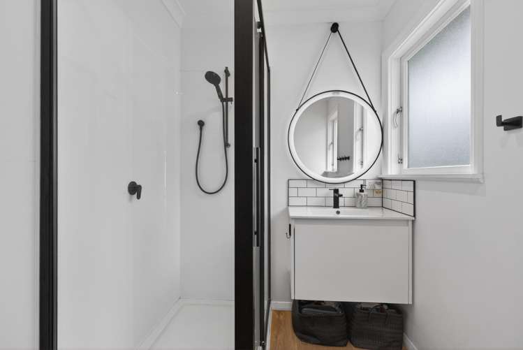 49 Dover Road Wainuiomata_15