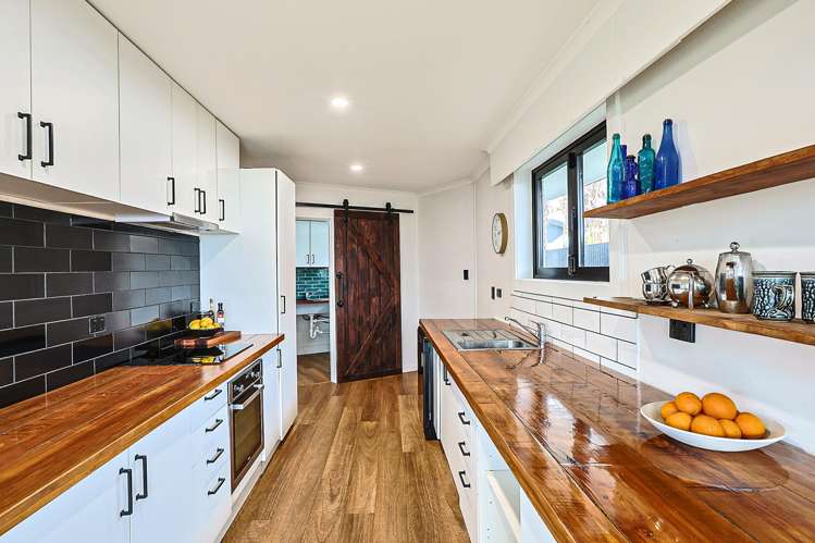 421 Murdoch Road West Raureka_11