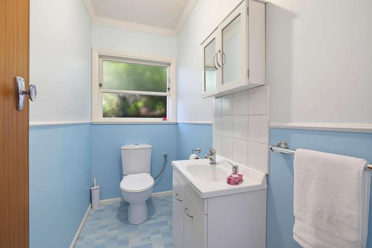 7 Fyvie Avenue Tawa_14