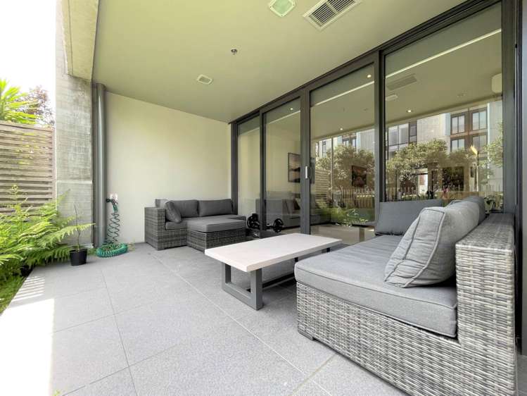 08/2g Bluegrey Avenue Stonefields_13