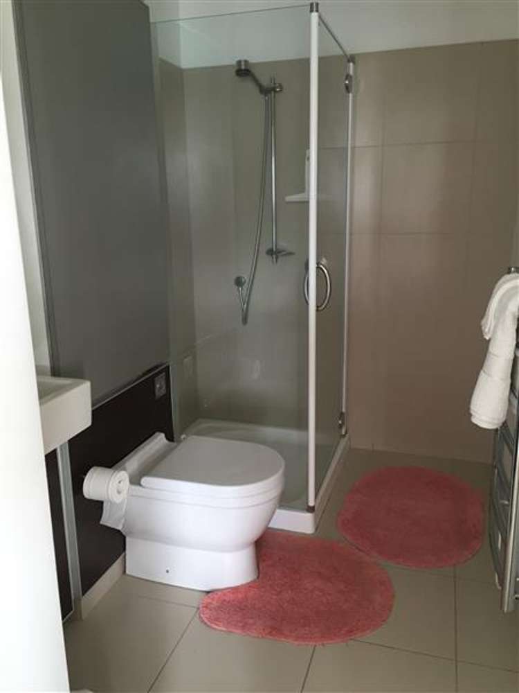 C406/14 West Quay 10777_3