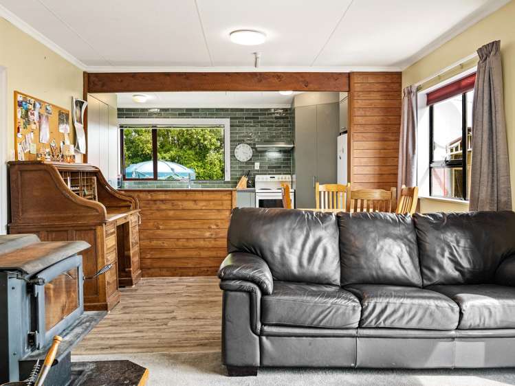 24 and 24A Main Road Owaka_13