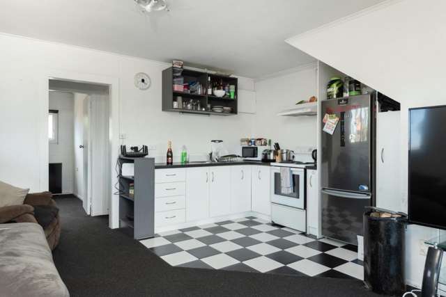 94 Oceanbeach Road 11229_2