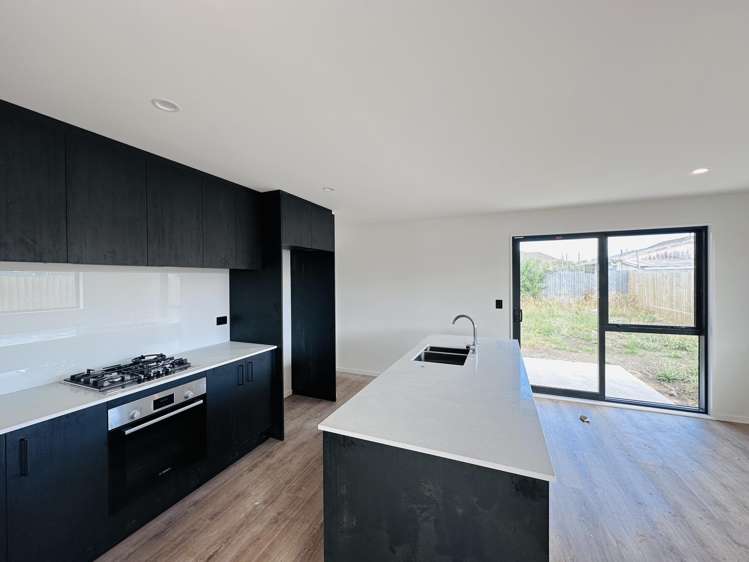 17 Poipoi Place Aranui_2