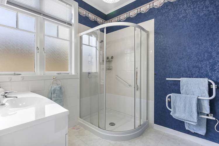 85 Golf Road New Lynn_14