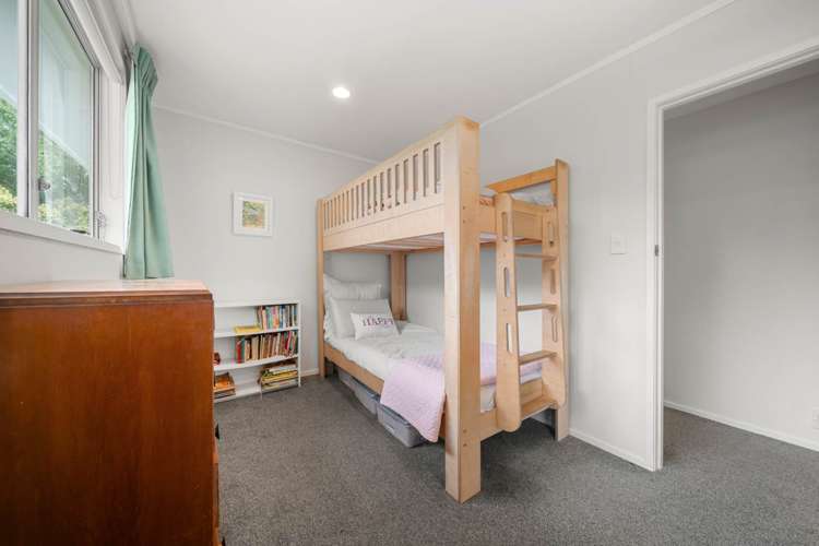 15 Gails Drive Okura_10