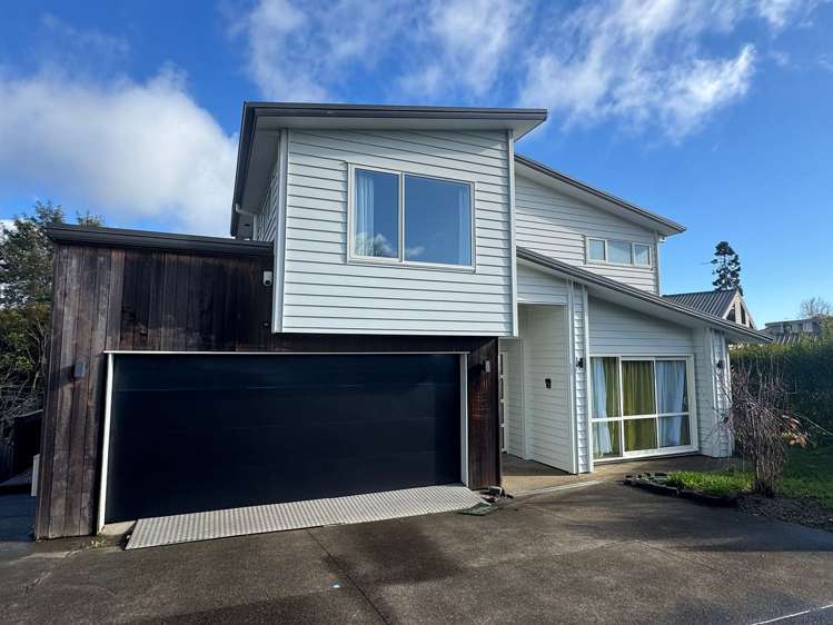 37 Charles Dickens Drive_0