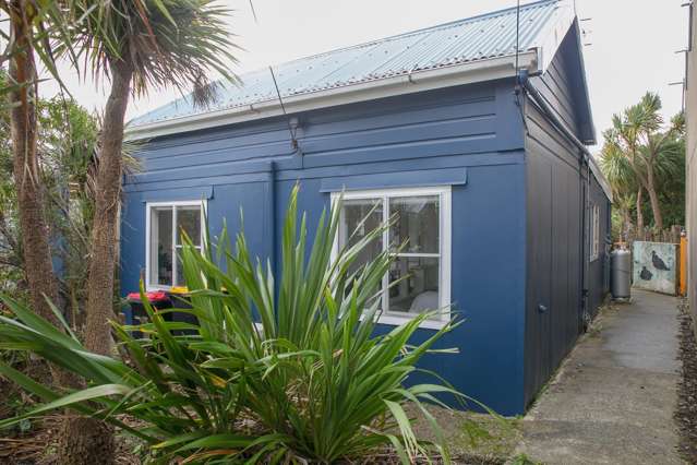 CUTE COTTAGE WITH MODERN TOUCHES