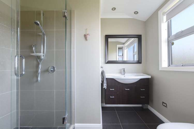 22 Andrew Place Otumoetai_19