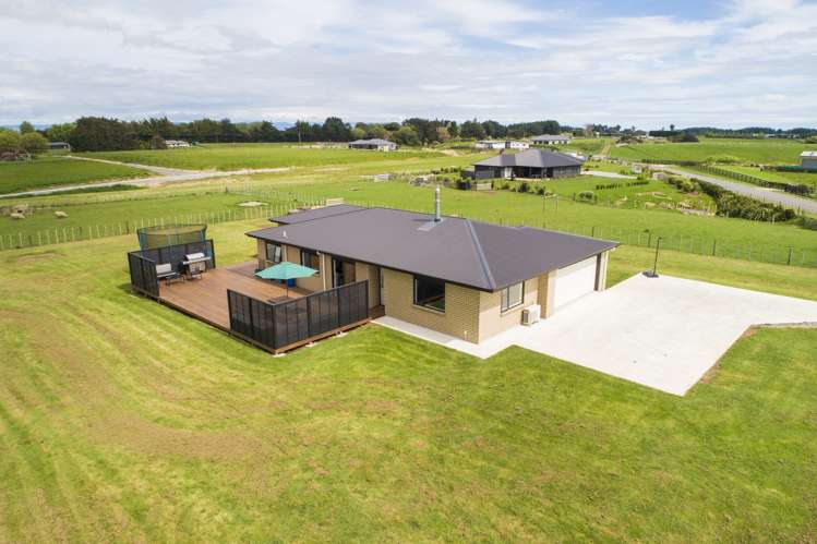 64 View Road Halcombe_22