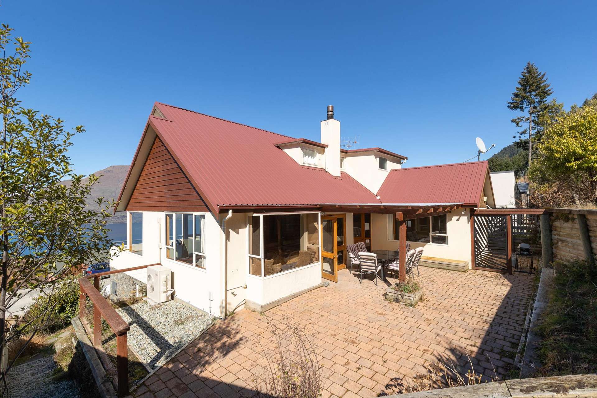 141 Wynyard Crescent Fernhill/Sunshine Bay_0