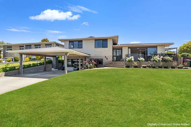 A Split-Level Standout in Pomare