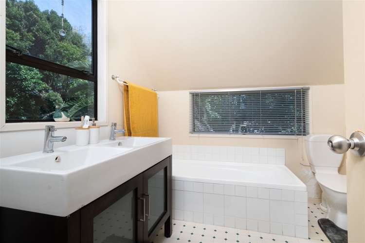 2162 State Highway 16 Helensville_26