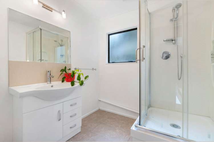 2/63 Arran Road Browns Bay_7