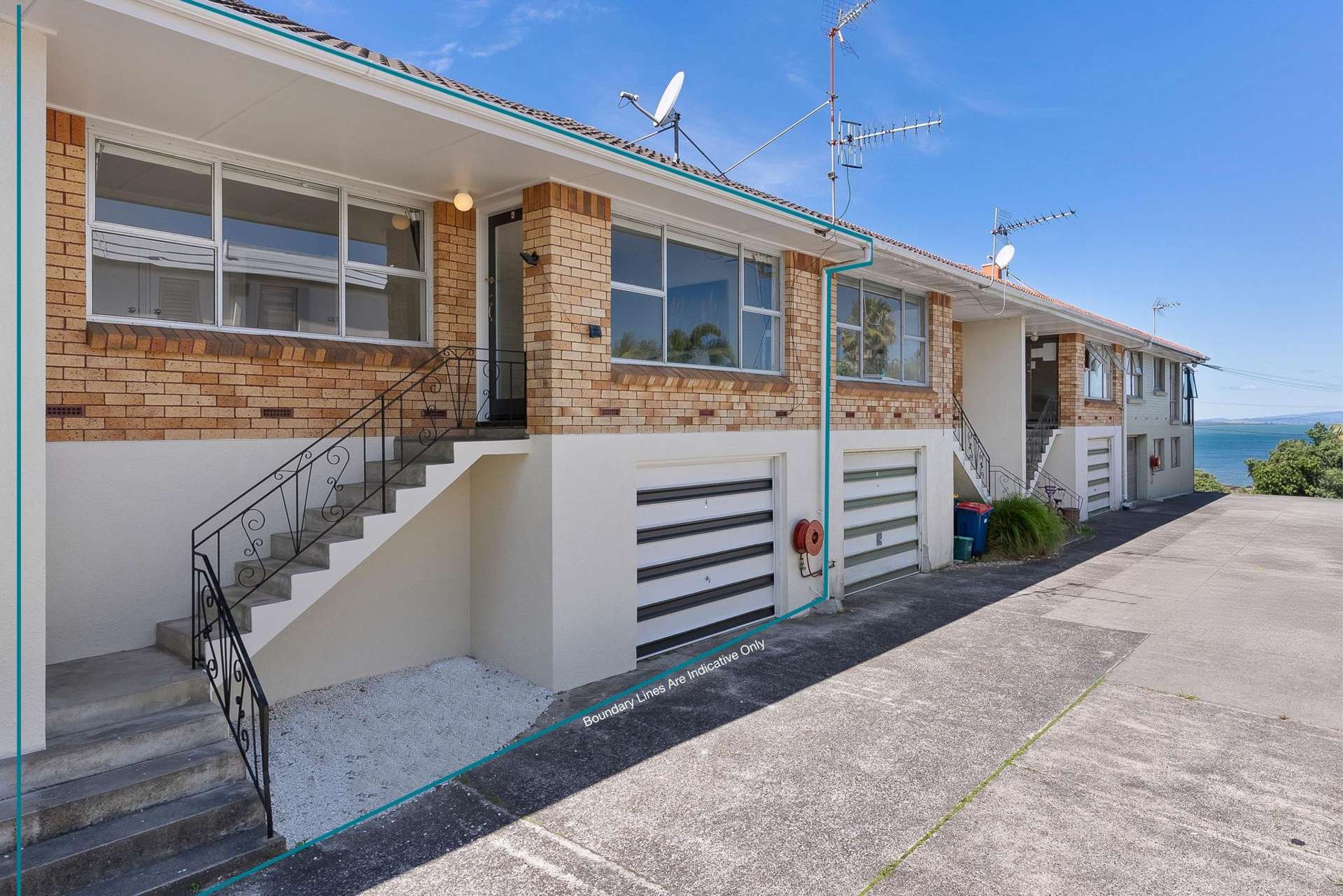 2/16 Beach Road Castor Bay_0