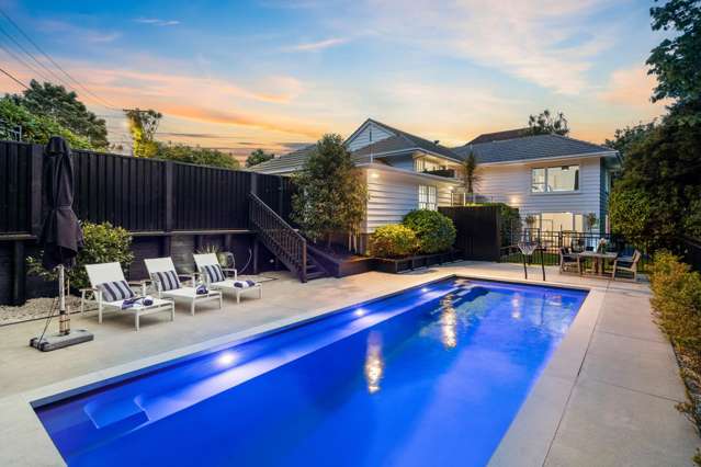 Dream Home. Luxurious Living In Karori.