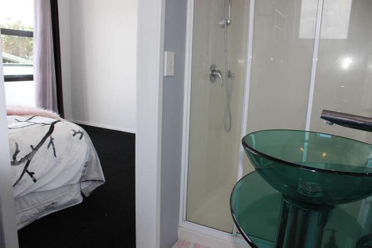 137 The Fairway Matarangi_22