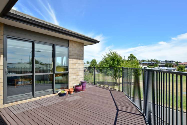 22 Pointon Glade Grandview Heights_19