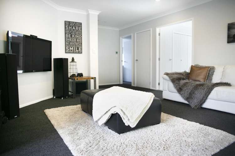 33 Sunningdale Street Wattle Downs_10