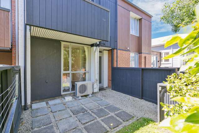 2/120 Rintoul Street Newtown_2