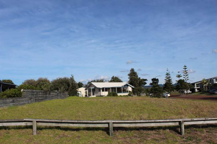 112 Ocean Close Matarangi_1