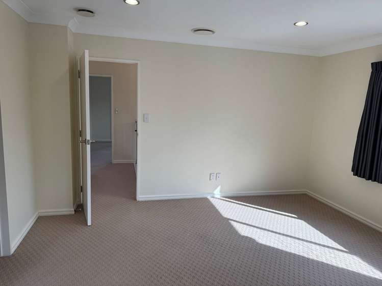 3 Askerne Drive Flat Bush_16