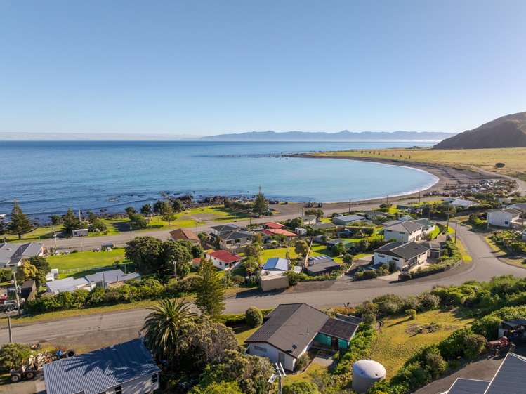 22 Seaview Avenue Cape Palliser_24